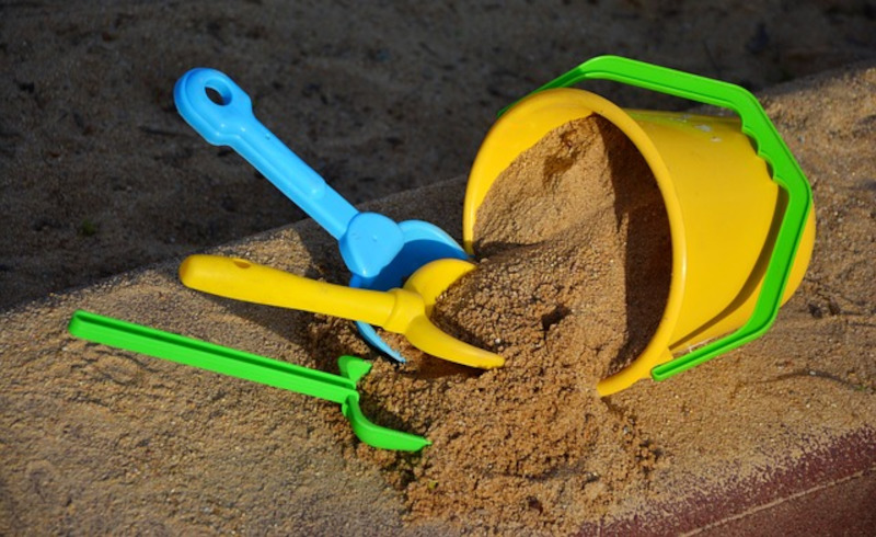 Finden Sie jetzt mit dem KUBULUS Experten-Team das passende Material für Ihre Sandkastenabdeckung. 