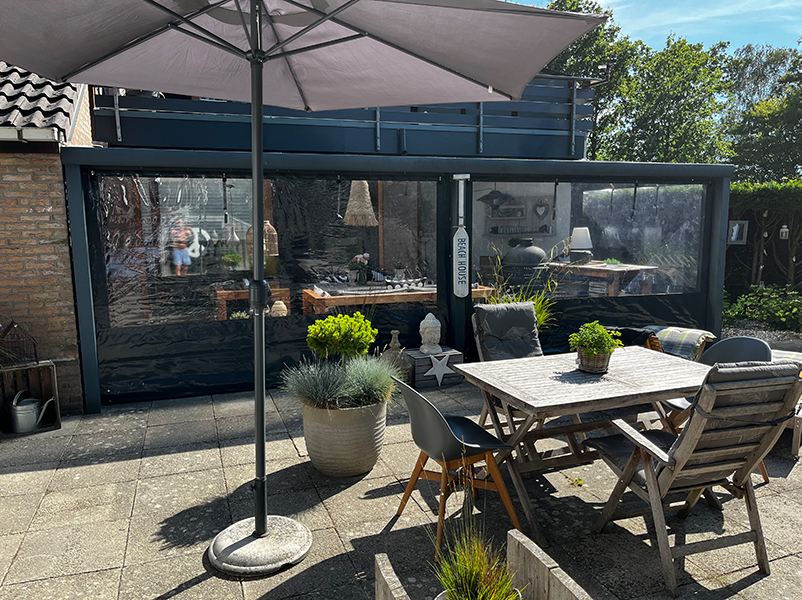 Flexibler Wintergarten geschlossen von vorne