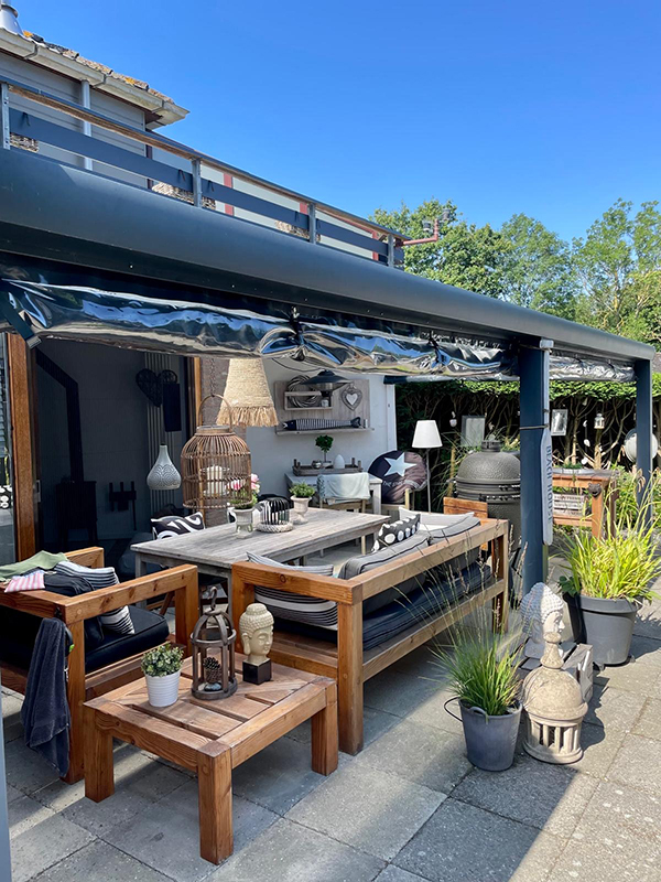Flexibler Wintergarten aufgerollt