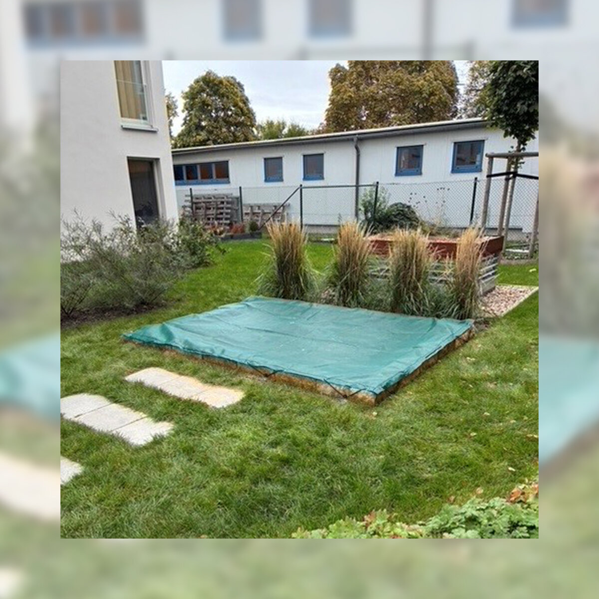 Gummierte Sandkastenabdeckung 260 g/m² mit Gummiseil